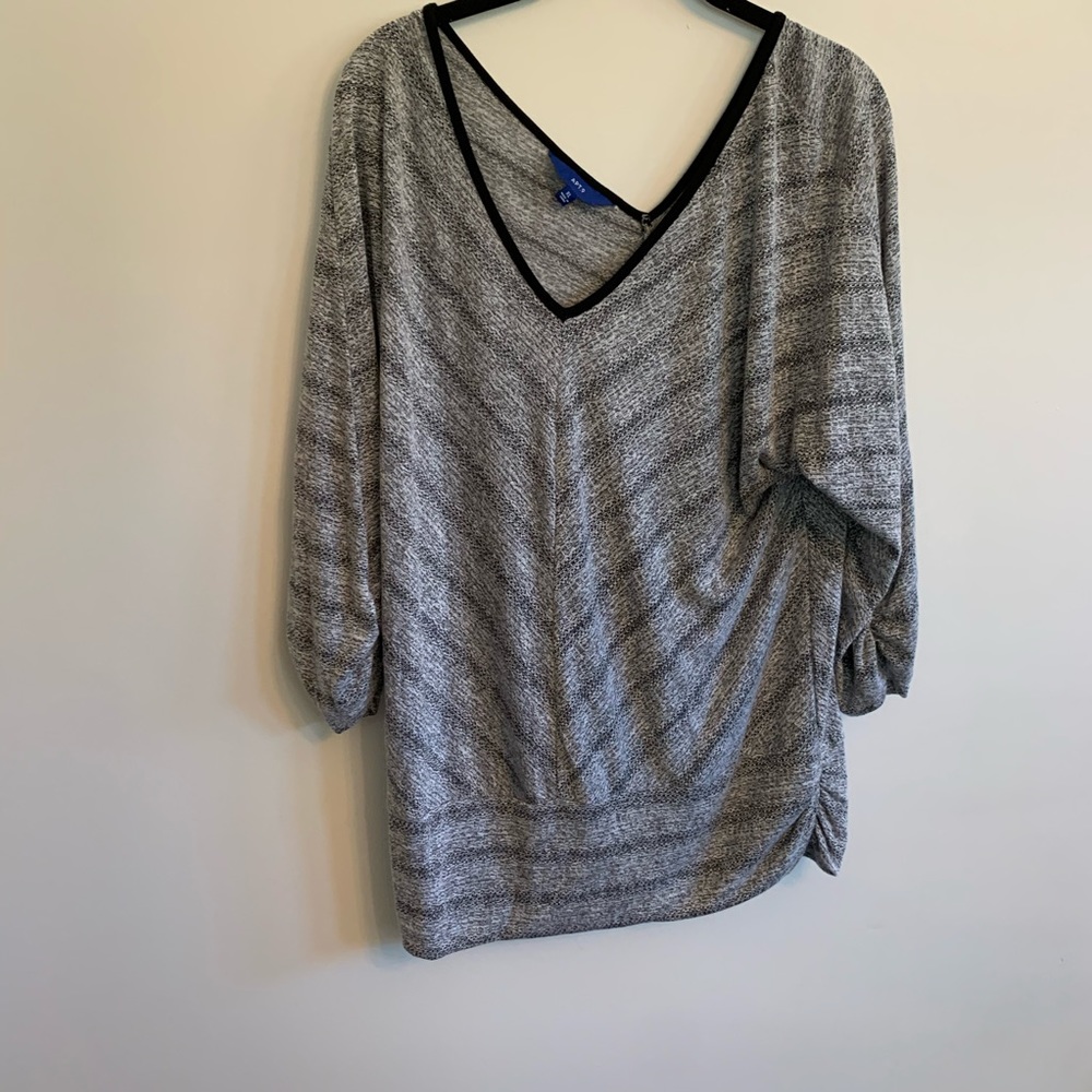 Cool dog shoulder, v-neck sweater